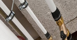 Замена труб водоснабжения в квартире: цена от 2111 руб. - СантехДомКрч